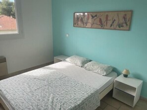 4 bedrooms, iron/ironing board