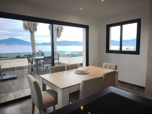 Uklassifisert bilde, 3 av 16, knapp