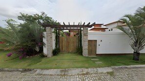 Façana frontal de l'allotjament