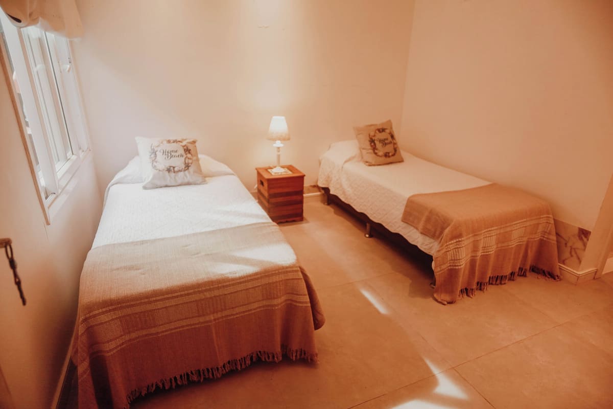 Habitació amb dos llits individuals estàndard | Wifi gratuïta