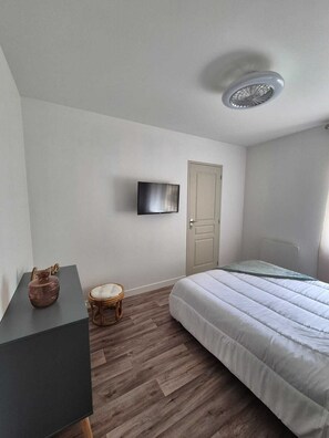 2 chambres, bureau, Wi-Fi gratuit, draps fournis