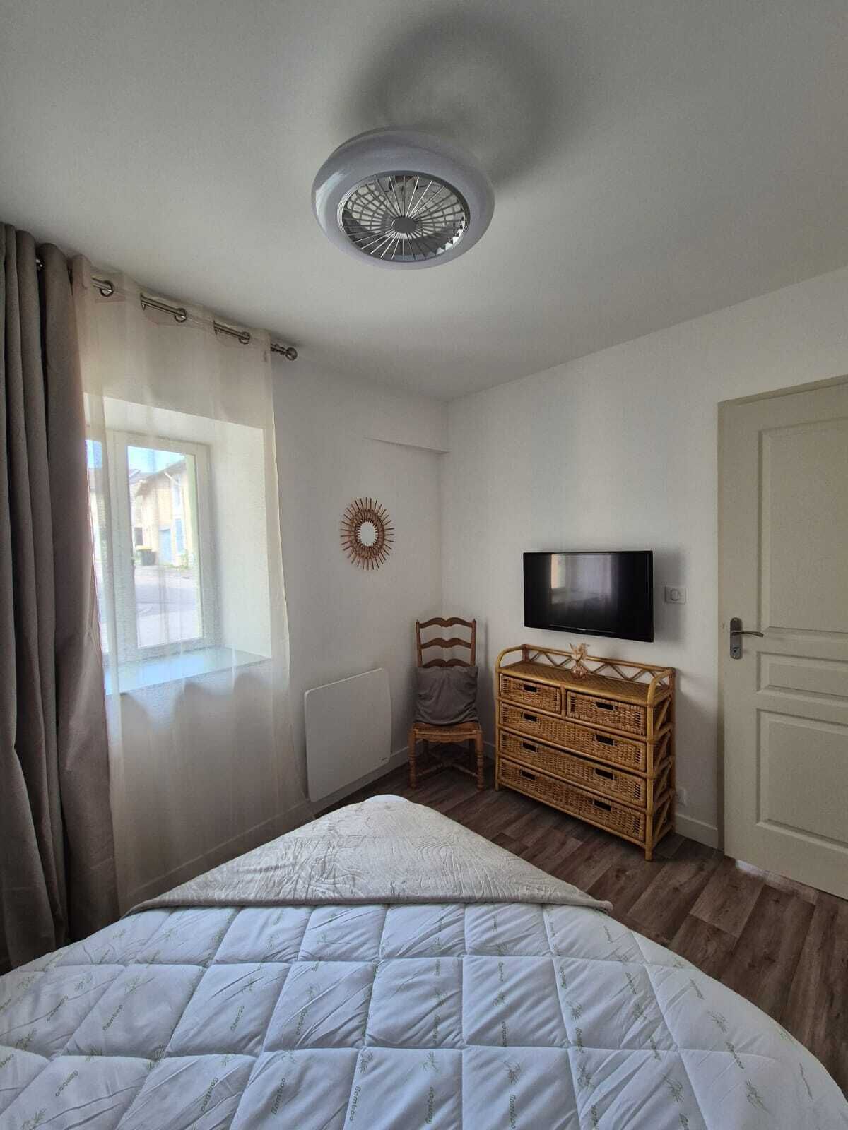 2 chambres, bureau, Wi-Fi gratuit, draps fournis