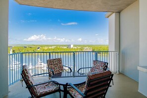 Property grounds - 2-bedroom condo in Orange Beach Alabama with stunning views (Orange Beach)