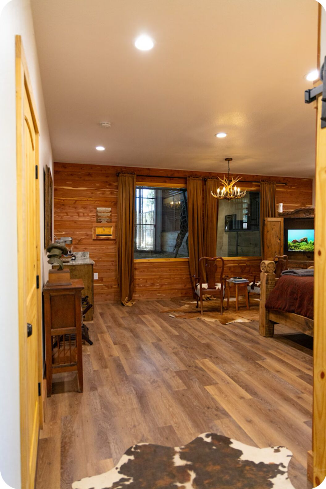 1 habitación, tabla de planchar con plancha, wifi gratis y ropa de cama 