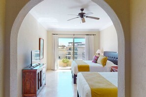 2 bedrooms, desk, iron/ironing board, WiFi