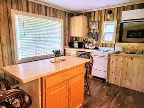 Micro-ondes, four, plaque de cuisson