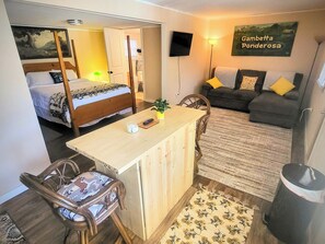 1 habitación, tabla de planchar con plancha, wifi y ropa de cama 