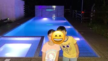 Piscine extérieure, piscine chauffée