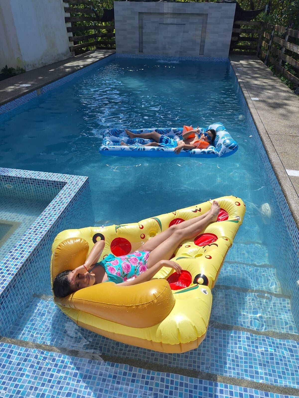 Ulkouima-allas, lämmitetty uima-allas