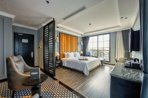 Executive Room | Iron/ironing board, free WiFi
