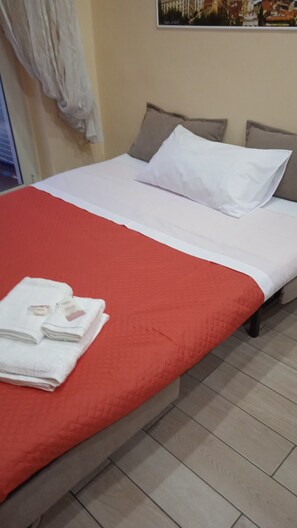 1 bedroom, iron/ironing board, WiFi, bed sheets