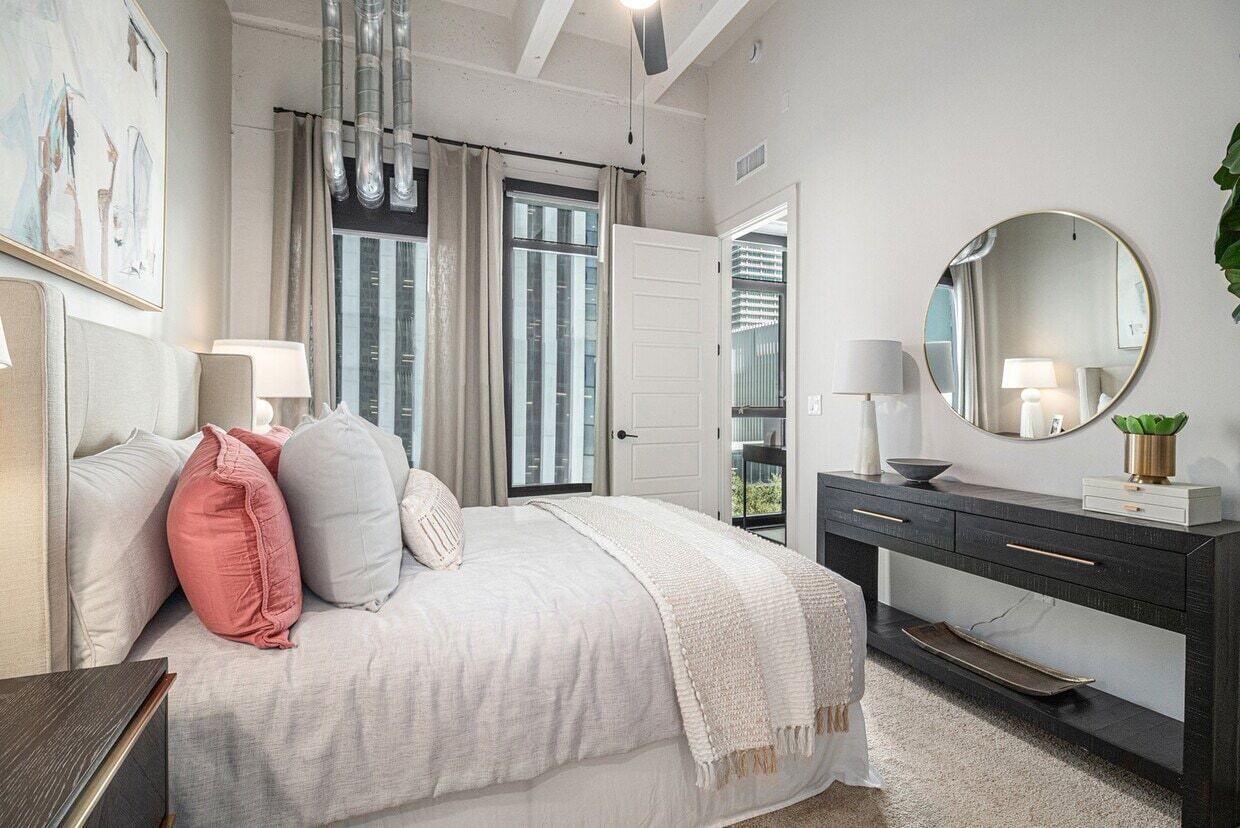 2 dormitoris, planxa i posts de planxar, Internet i roba de llit 