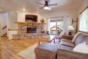 Smart TV, fireplace, offices, computer monitors