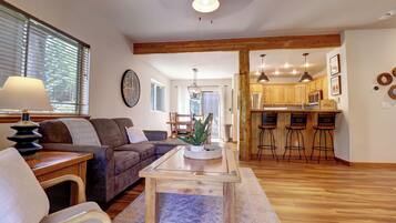 Smart TV, fireplace, offices, computer monitors