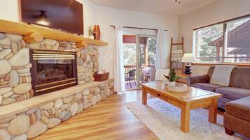 Smart TV, fireplace, offices, computer monitors