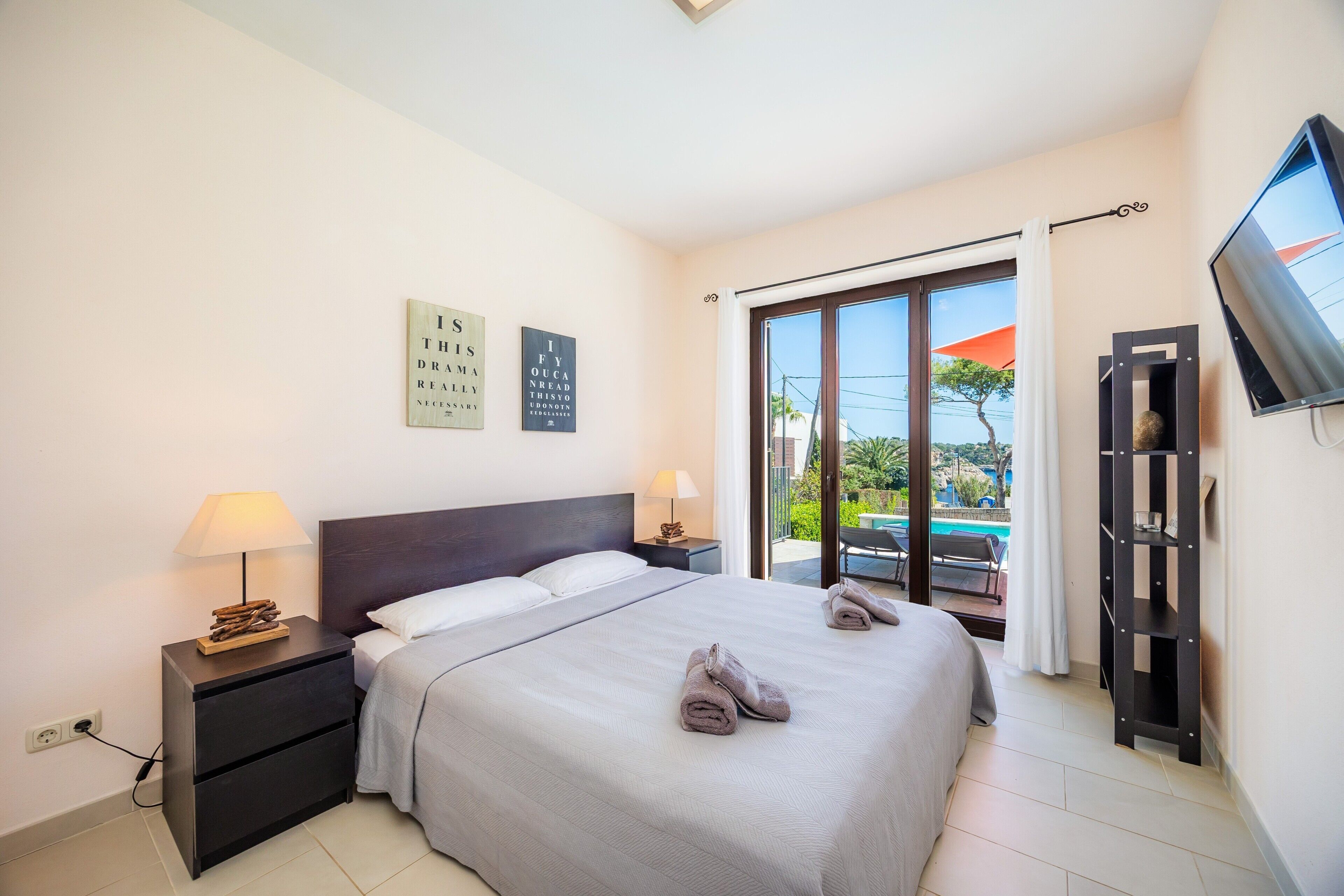4 camere, ferro/asse da stiro, Wi-Fi, lenzuola