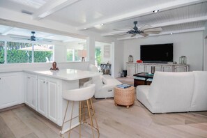 Smart TV, books, stereo