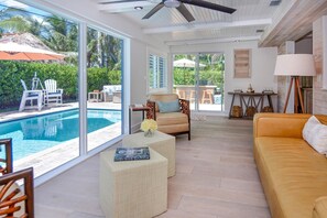 Smart TV, books, stereo