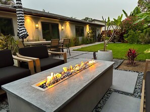 Outdoor dining - Seaside House (Santa Barbara)
