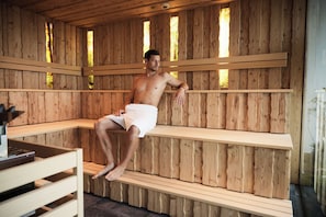 Couples treatment rooms, sauna, hot tub, steam room, massages
