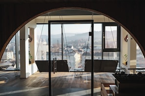 Salas de tratamiento para parejas, sauna y tina de hidromasaje 