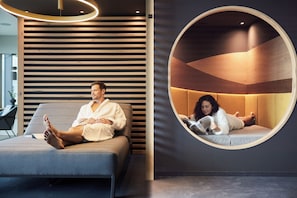 Couples treatment rooms, sauna, hot tub, steam room, massages