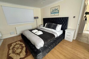 4 bedrooms, free WiFi, bed sheets