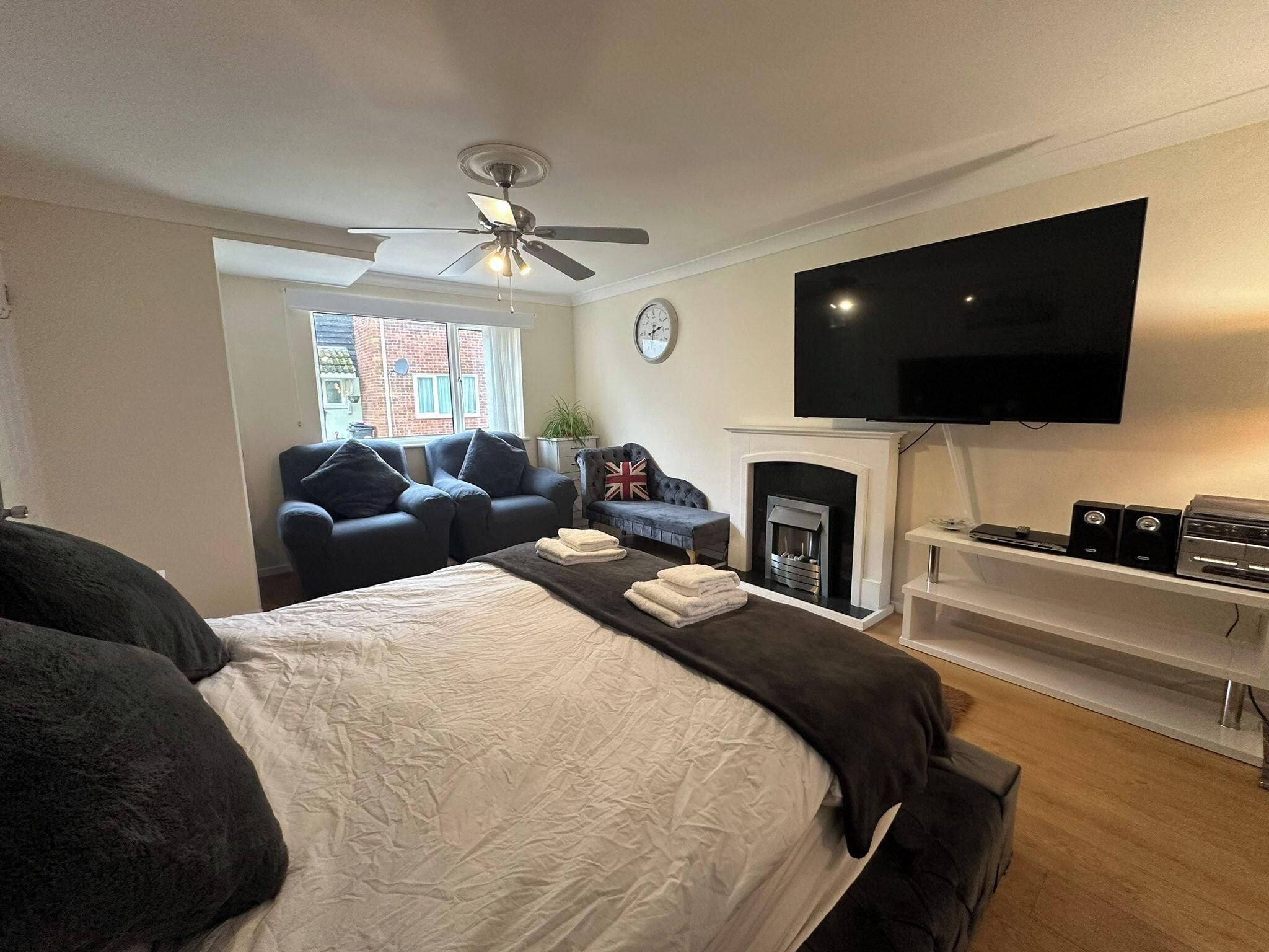 4 bedrooms, free WiFi, bed sheets