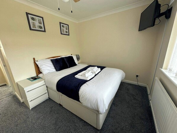 4 bedrooms, free WiFi, bed sheets