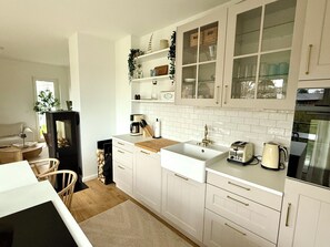 Kühlschrank, Ofen, Herdplatte, Geschirrspüler