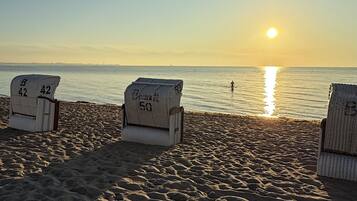 In Strandnähe, Liegestühle