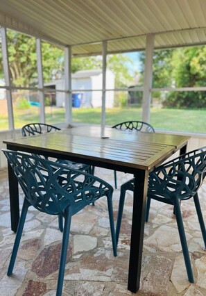 Outdoor dining