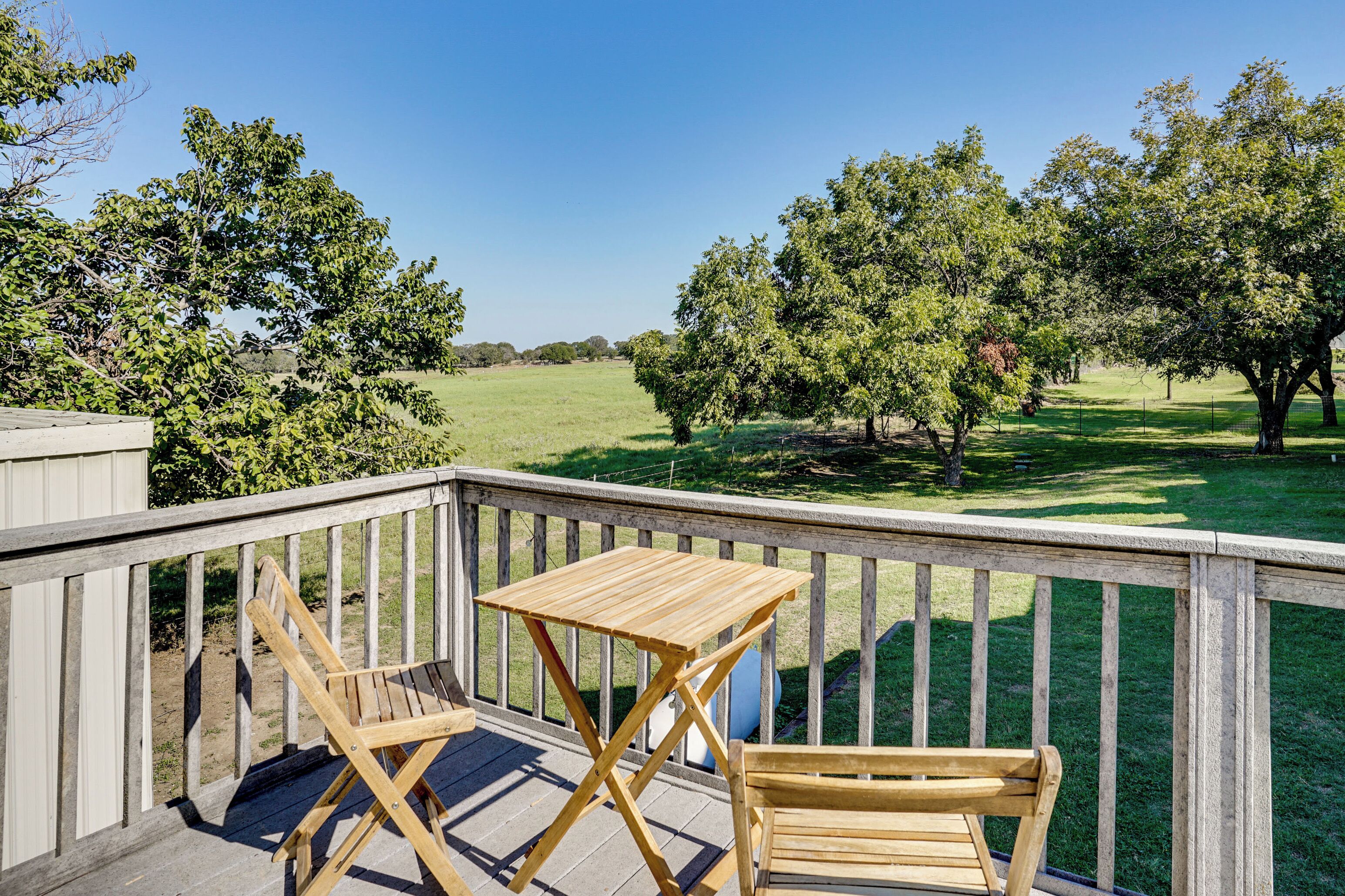 Weatherford Vacation Rental | Studio | 1BA | 650 Sq Ft | Stairs to Access