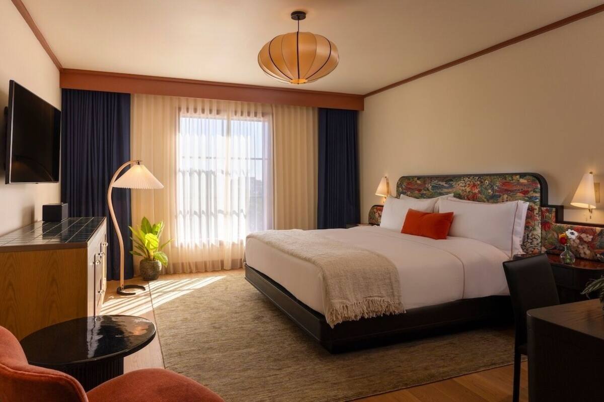 Premium Suite, 1 King Bed, Non Smoking, Balcony | In-room safe, blackout drapes, soundproofing, iron/ironing board