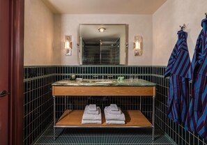 Standard Room, 2 Queen Beds, Non Smoking | Bathroom | Hair dryer, towels, soap, shampoo