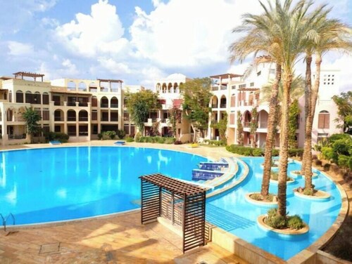 one bedroom apartments aqaba on 2 swimming pool Tala bay unit 3