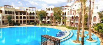 3 bedroom apartments aqaba on 2 swimming pool Tala bay