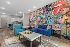 TV - Nashville Retreat with Golf Setup & Sleeps 4! (Nashville)