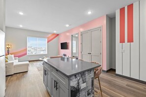 Interior - 2BR, Sleeps 6, 8Min to the Heart of Broadway! (Nashville)