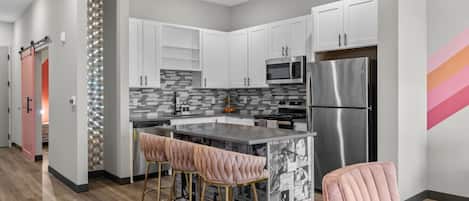 Fridge, microwave, oven, stovetop