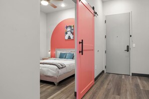 WiFi, bed sheets - Chic 2BR Getaway in Downtown Nashville! (Nashville)