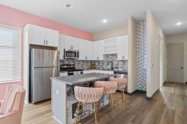 Fridge, microwave, oven, stovetop