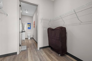 Hair dryer - 1BR Getaway – Perfect Location for Music Lovers! (Nashville)