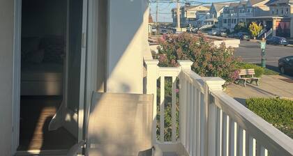 New condo 1 Block to beach with AC in Bradley Beach