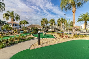 Property grounds - Spacious 6-bedroom private Pool Near Disney (Kissimmee)