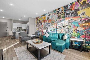 TV - 1-BR Apt Near Broadway - Perfect for Sightseers! (Nashville)