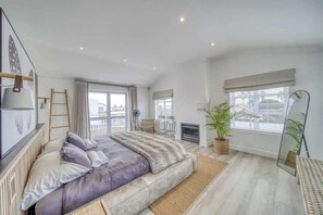 House, Multiple Beds, Pool Access, Pool View (Flamingo Villa ) | 4 bedrooms, individually decorated, individually furnished, bed sheets