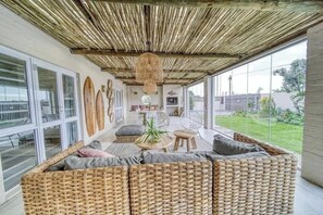 House, Multiple Beds, Pool Access, Pool View (Flamingo Villa ) | Interior