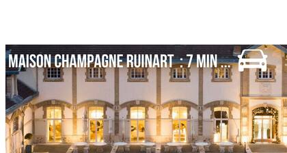 Romantic Escape with Jacuzzi and Cozy Private Terrace, Flexible Check-In!