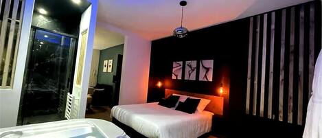 1 chambre, fer et planche à repasser, Wi-Fi gratuit, draps fournis